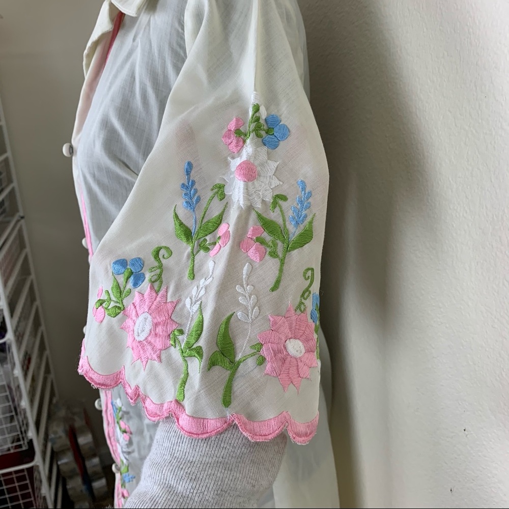 Vintage Floral Robe - Picture 6 of 11